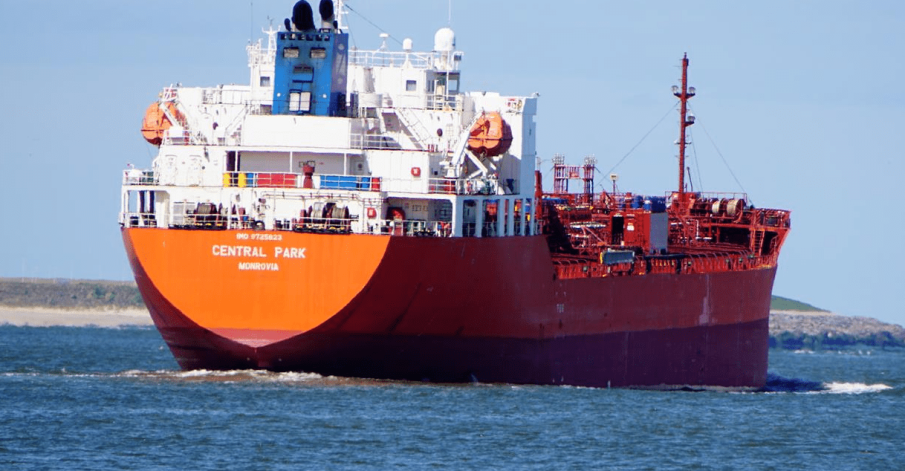 Освободен е танкерът Сентръл парк, на който се намират и двама българи