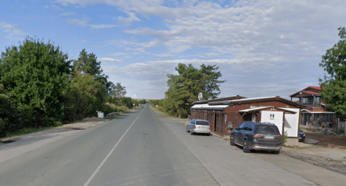 ДВЕ ЧОРБИ, МОЛЯ: Шофьор се заби в култово крайпътно заведение на входа на Айтос