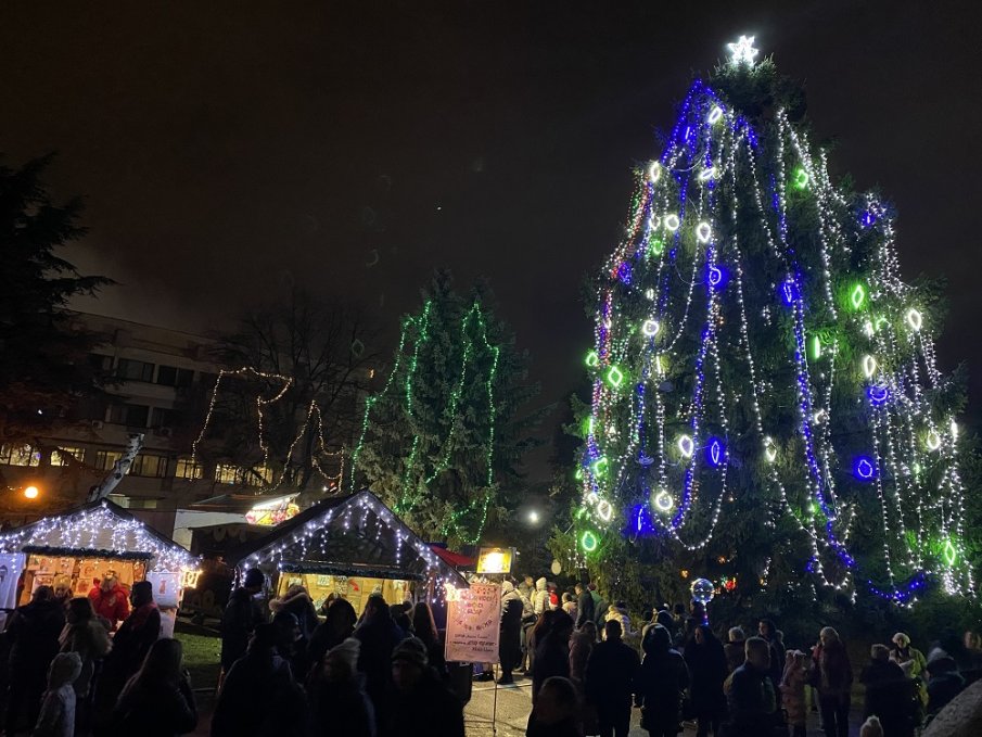 Запалването на коледните светлини в Шумен се отлага