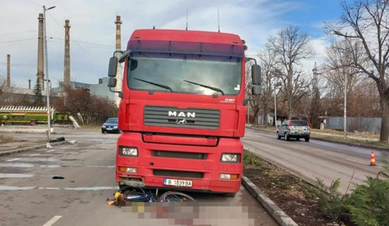 Велосипедист почина след инцидент с камион