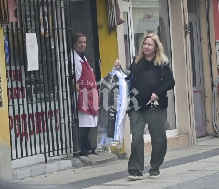 САМО В ПИК И РЕТРО: Бременна ли е Линда на 44? (СНИМКИ)