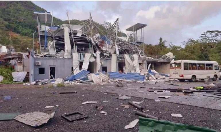 Мощна експлозия на Сейшелските острови, обявиха извънредно положение (СНИМКИ и ВИДЕО)