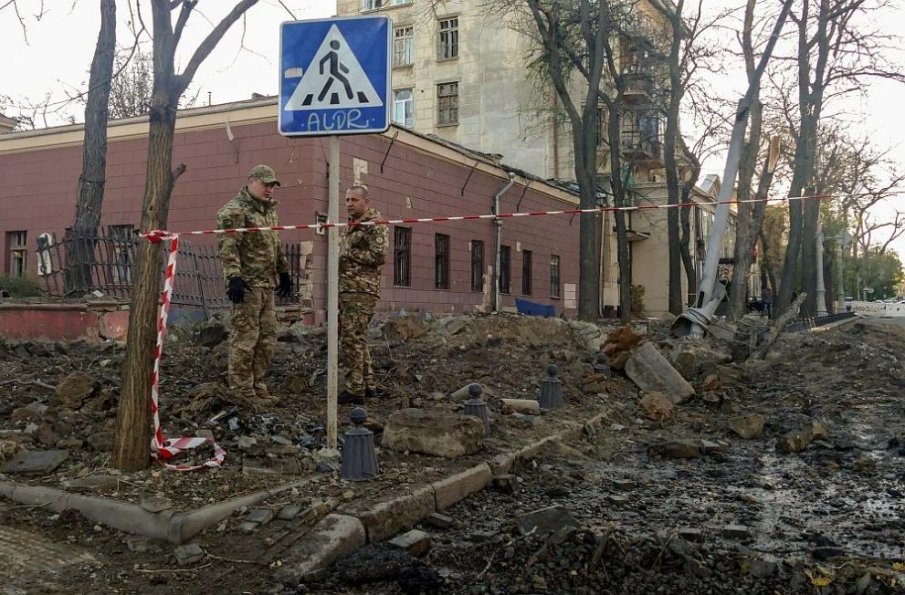 Експлозии отекнаха в Одеса, вият сирените за въздушна тревога