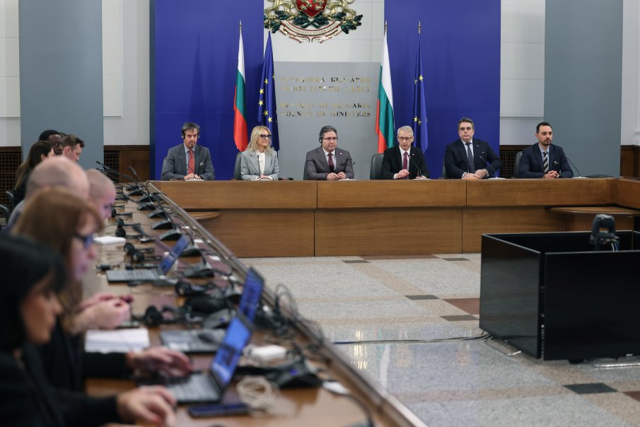 Денков: Белгийска компания ще инвестира 1,1 млрд. евро в Стара Загора, Бургас и Пловдив