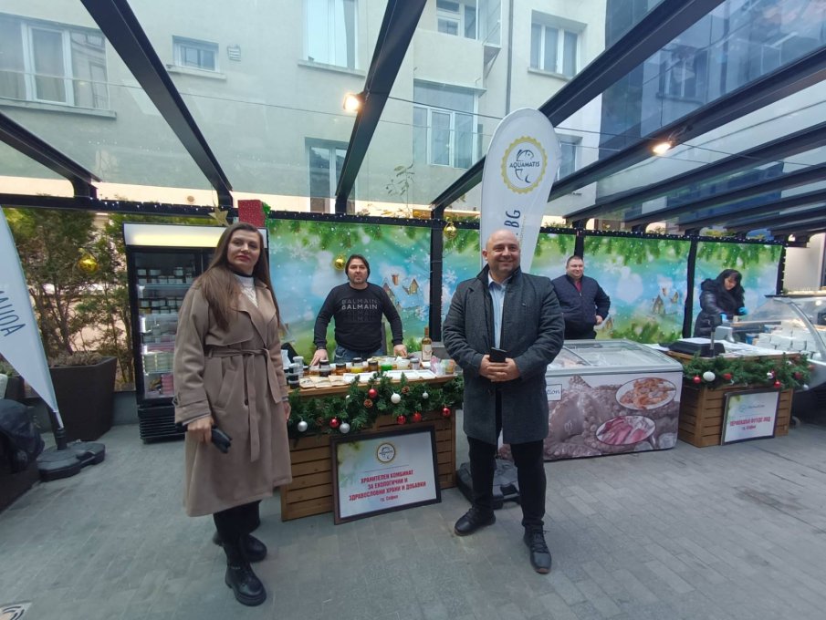 Коледен фермерски базар отвори в София 