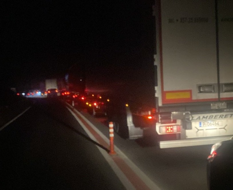 Натоварено е движението тази вечер на пунктовете на границата с Румъния и Турция