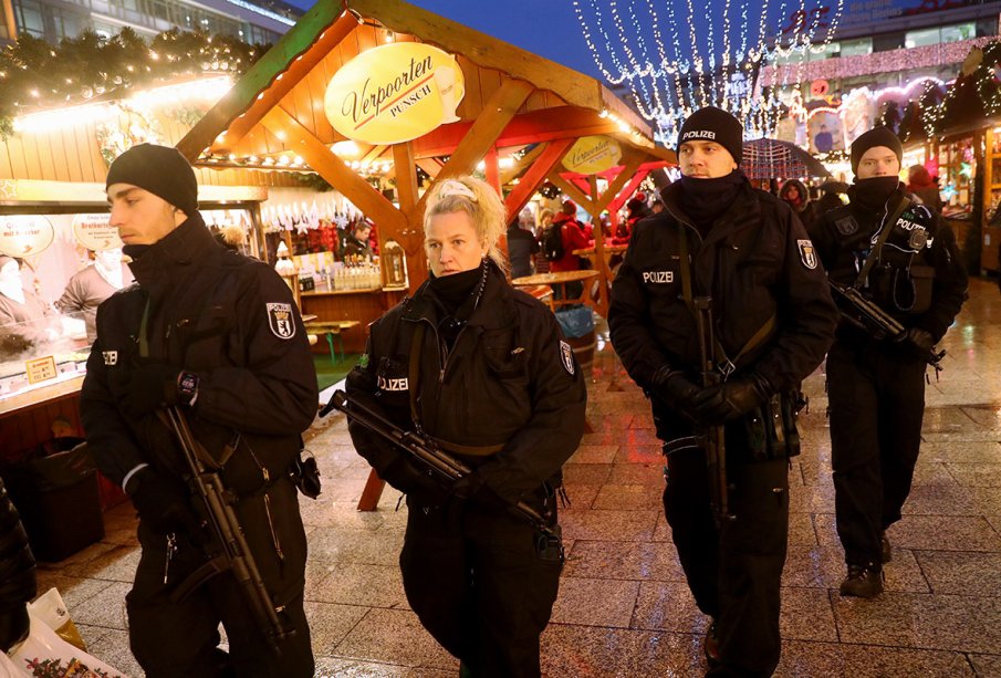 Полицията в Германия на крак заради възможни атентати