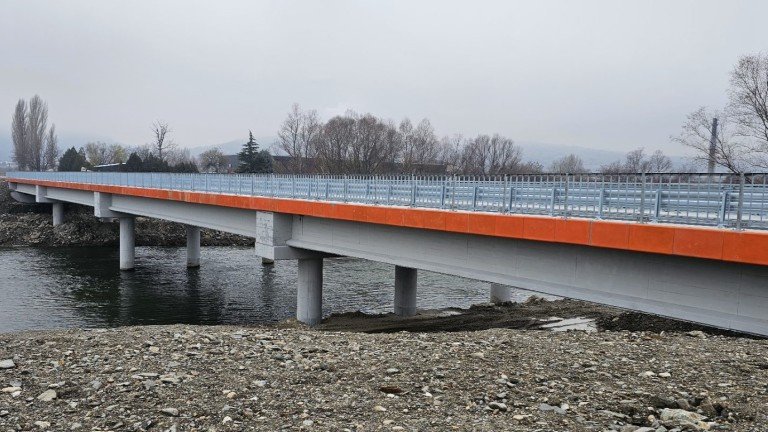 Пуснаха новия мост над Струма край Покровник