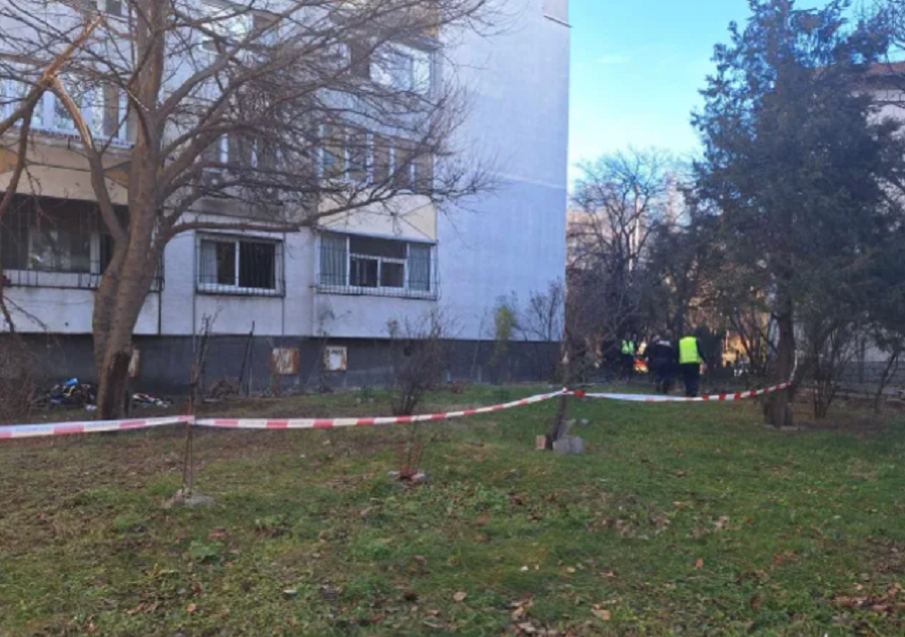 ЗЛОВЕЩ ИНЦИДЕНТ: Мъж и жена се обгазиха при пожар в София, двама полицаи са ранени