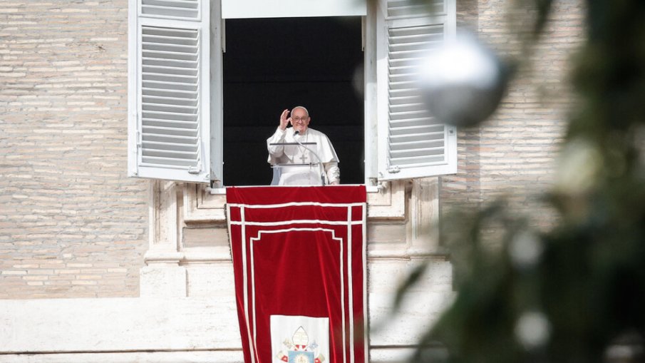 ПРОПОВЕД: Папа Франциск осъди насилието над жени