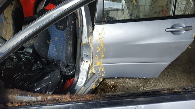 ГНУСНО: Бандит потроши кола в Берковица и я заля с фекалии