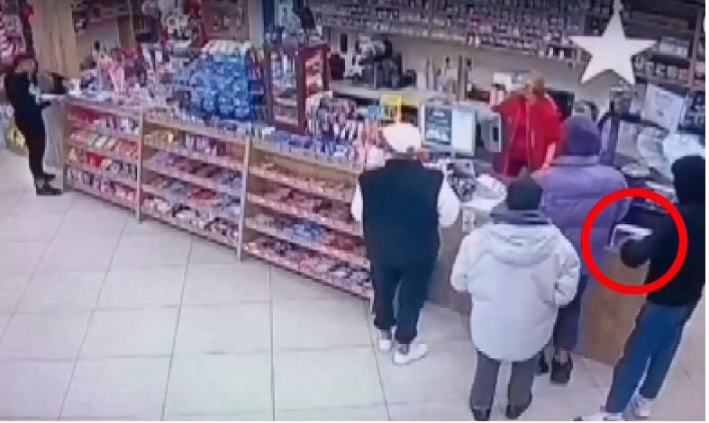Младежи откраднаха кутия за дарения от денонощен магазин в Пловдив