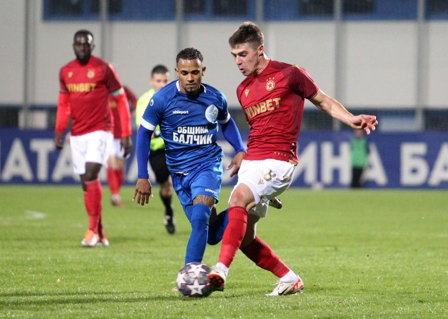 Черноморец Балчик реже всички за звездата си
