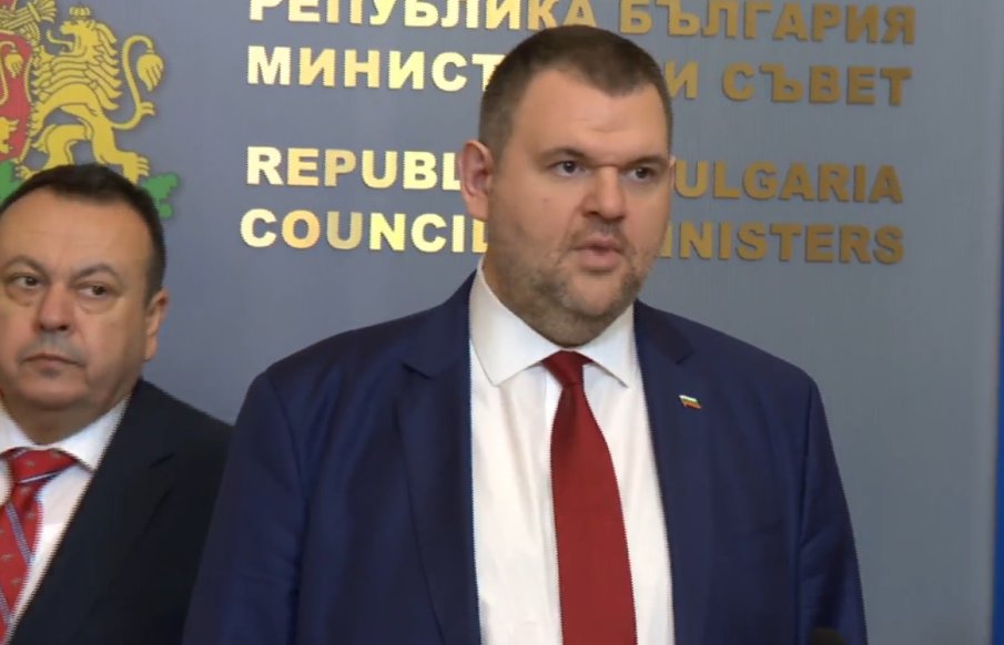 ПИК TV! Пеевски: Това управление има всички шансове да изкара пълен мандат. Тагарев ми се обади след скандала, очаквам да се извини на парламента (ВИДЕО)