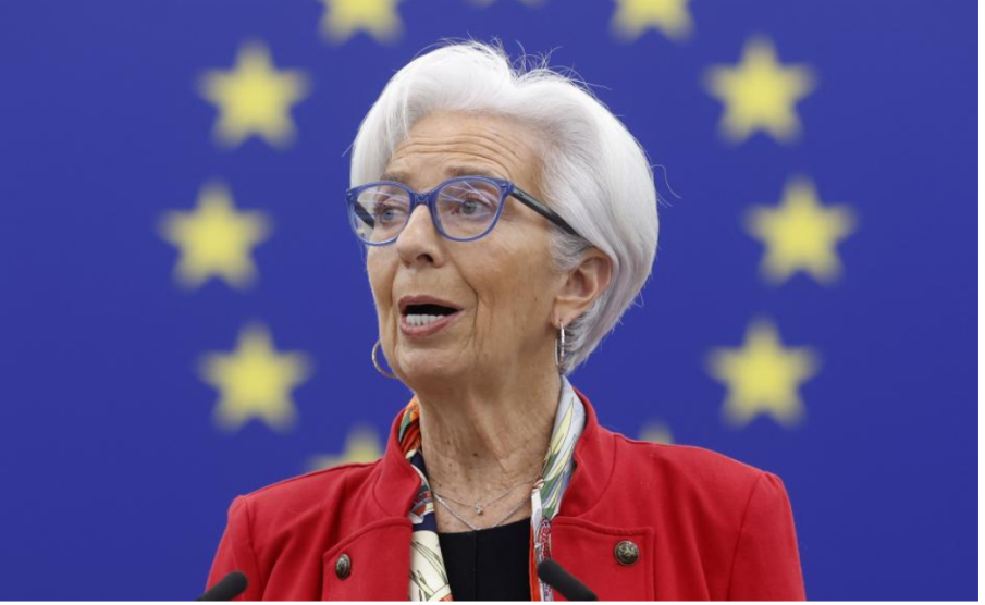 Председателят на ЕЦБ Кристин Лагард показа българските евромонети (СНИМКИ)