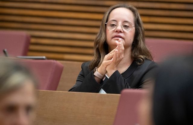 Тя е Мар Галсеран и е първият испански депутат със Синдром на Даун (ВИДЕО)