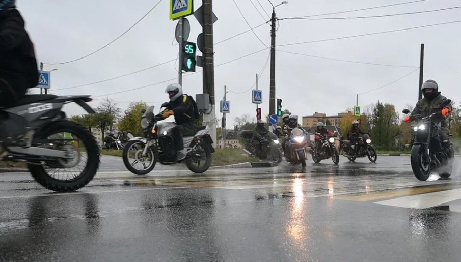 АЛО, МВР! Мотористи тормозят няколко столични квартала