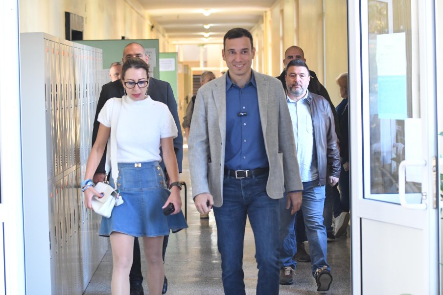 САМО В ПИК И РЕТРО: Васил Терзиев прати семейството си на лукс почивка в Тайланд (СНИМКИ)