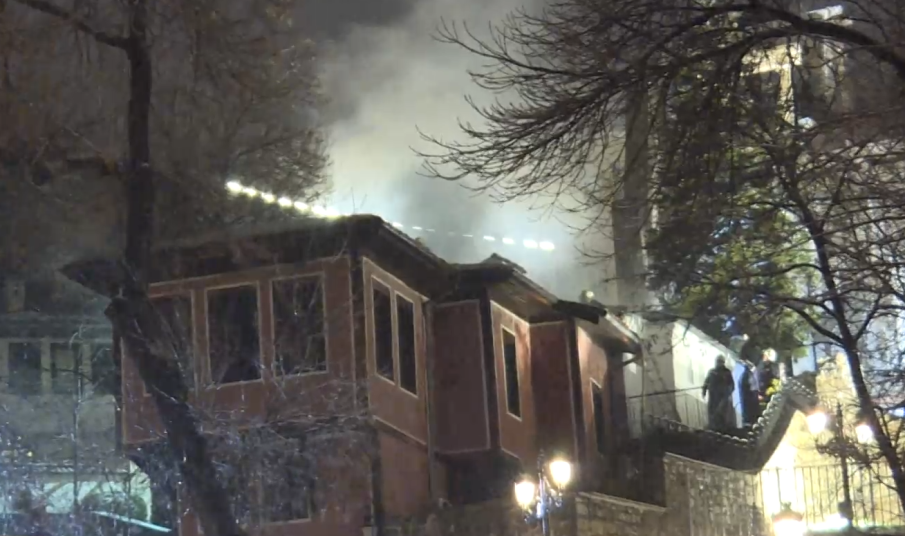 Пожар избухна в Пампоровата къща в Пловдив