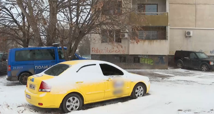 ПОРЕДЕН ВАНДАЛИЗЪМ: Над 10 коли с нарязани гуми, опожарено такси в София