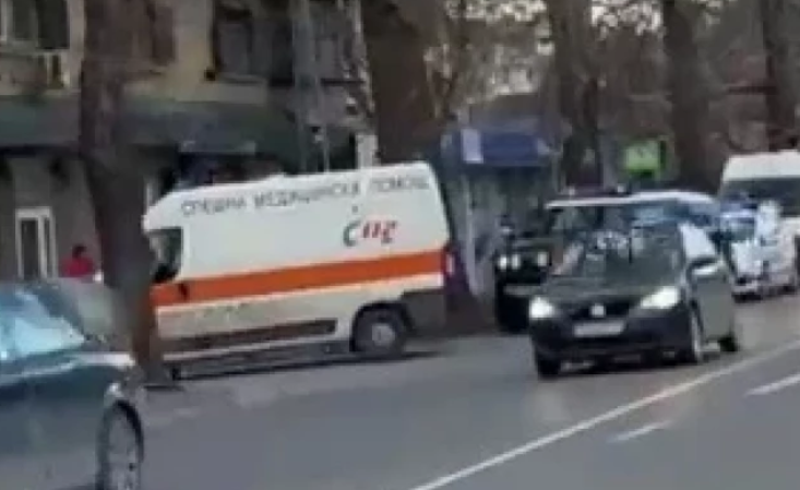 Линейка в специален режим катастрофира в Пловдив