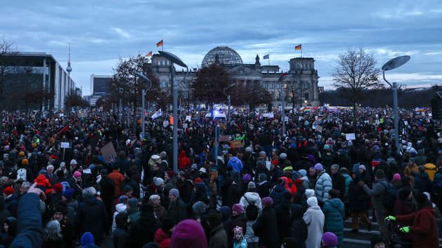 Масови протести в Германия: Демонстрантите се бунтуват срещу крайнодесния екстремизъм