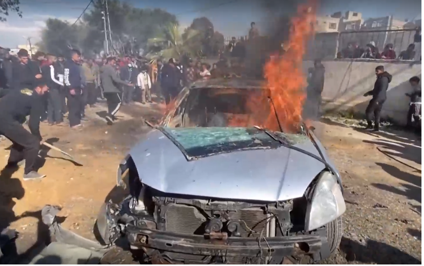 САЩ комбинират военна мощ и дипломация, за да овладеят напрежението в Близкия изток