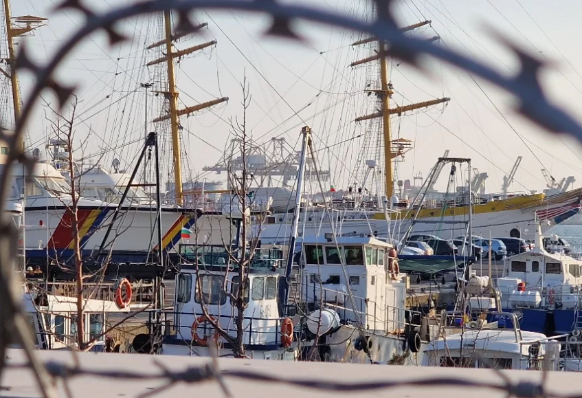 Освободиха български рибарски кораб след година арест в Румъния