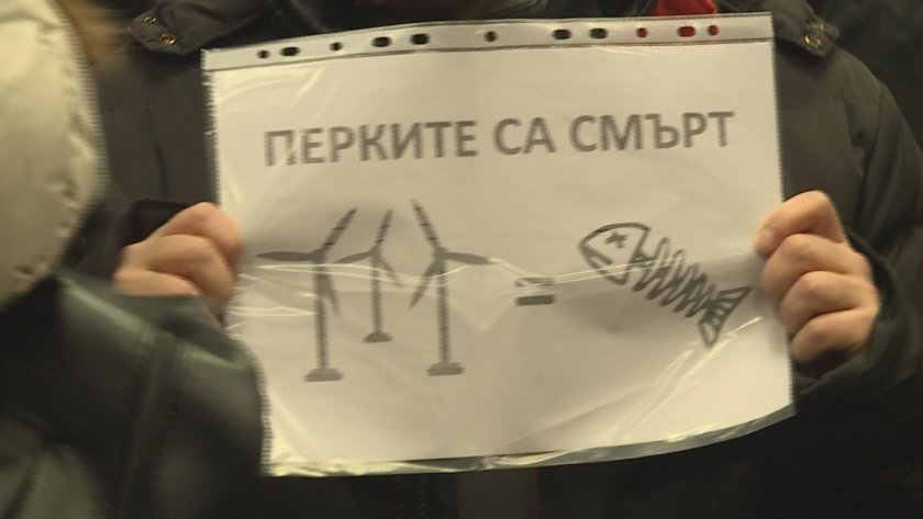 КОНТРА: Хотелиери и рибари против вятърните централи в Черно море