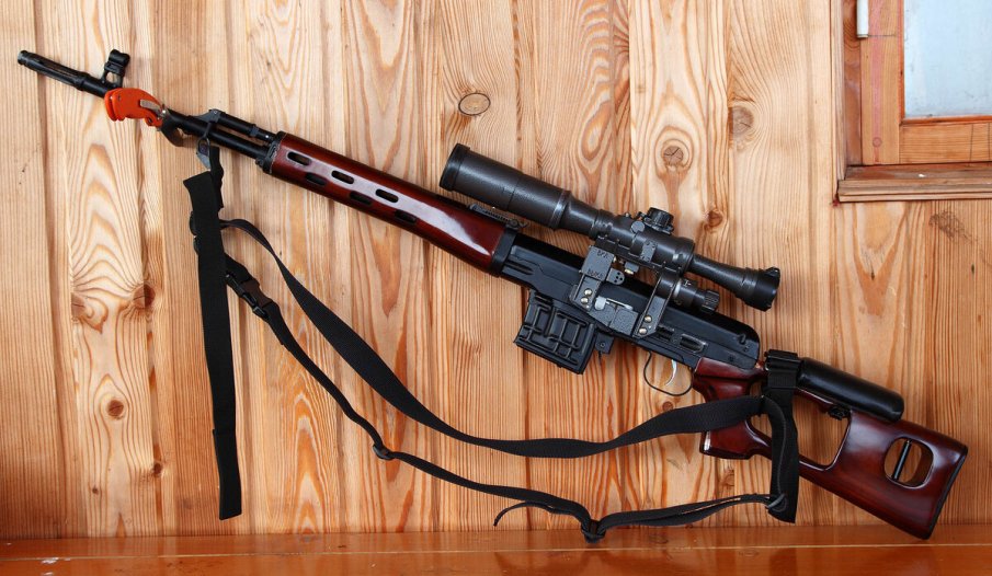 НЕЛЕПО: Баща простреля сина си, опитвайки да го събуди