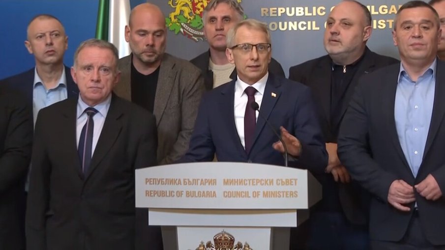 ПРЕГОВОРИТЕ ПРОДЪЛЖАВАТ: Правителството помага само на губещите зърнопроизводители, земеделците още умуват за протести