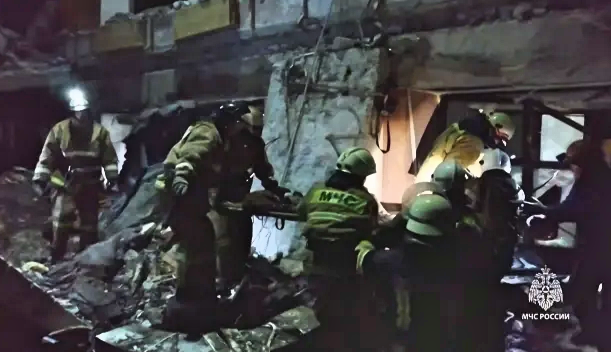 Телата на 20 души извадени след украинско нападение в пекарна в Луганск (ВИДЕО)