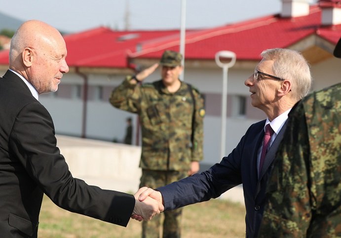 ЕКШЪН! Денков покъртително: И аз мога да бъда лакей на САЩ, не само Борисов! Трагедия с отпадането на Тагарев от екскурзията