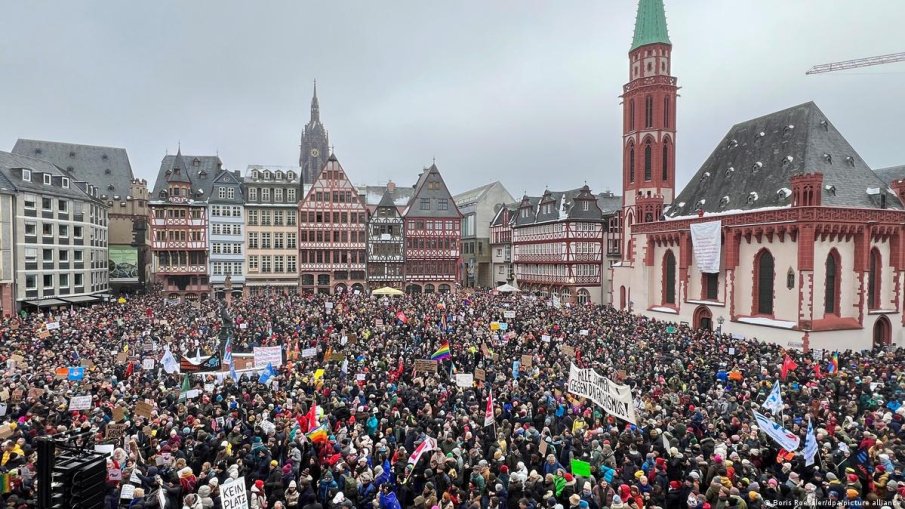 Германия се готви за нови масови протести срещу крайната десница