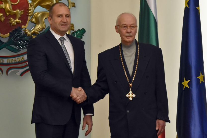 Радев се сети: Изказа съболезнования ден след кончината на легендарния Иван Иванов