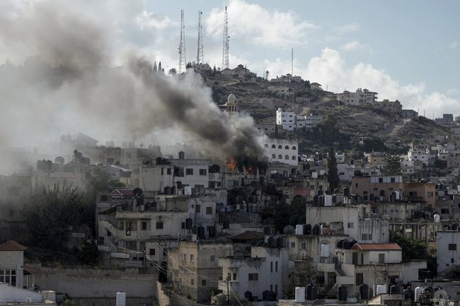 Израелските сили поеха контрола над болницата Ал Шифа
