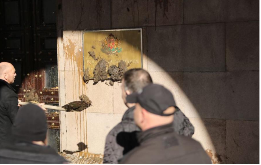 КС отхвърли референдума за запазване на българския лев