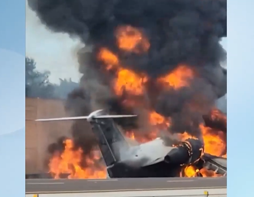 Самолет се разби на магистрала във Флорида