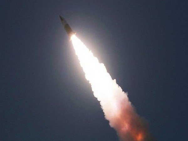 Лондон твърди: Имаме данни, че Иран доставя балистични ракети на Русия