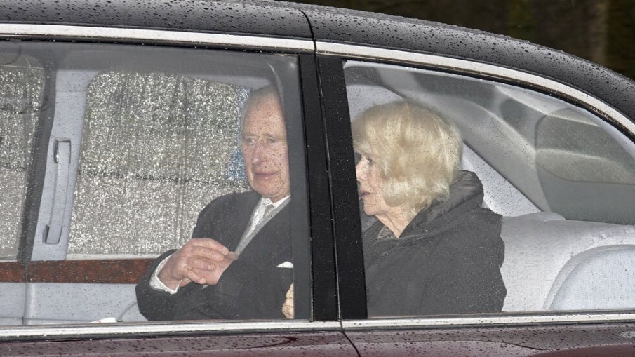 Британският крал Чарлз III се върна в Лондон