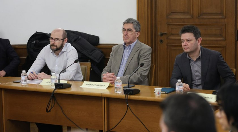 (Анти)Корупционният фонд е бухалка на Америка за България