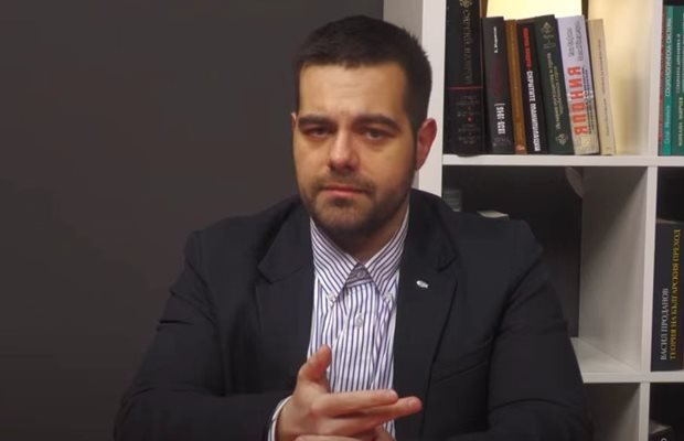 Журналистът Симеон Миланов: Внимание - идва първата вълна бежанци, договорени от престъпната Сглобка