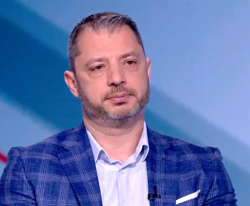 Делян Добрев: С Борисов се разбрахме да не коментирам напрежението за постове при ротацията