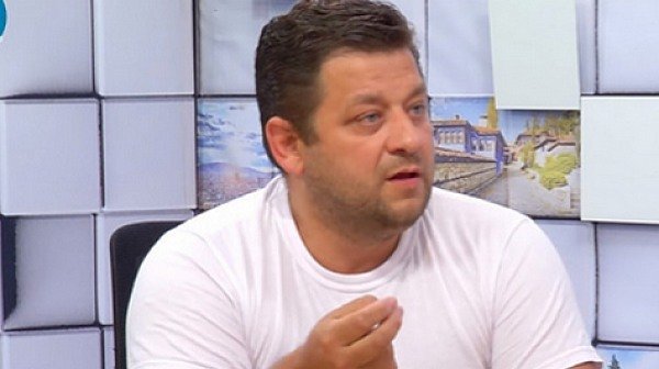 Полк. Николай Марков с УЖАСЯВАЩА ПРОГНОЗА ЗА ИСЛЯМСКИТЕ БЕЖАНЦИ: Полетите с мигранти ще продължат денонощно и всички медии, които мълчат, са...