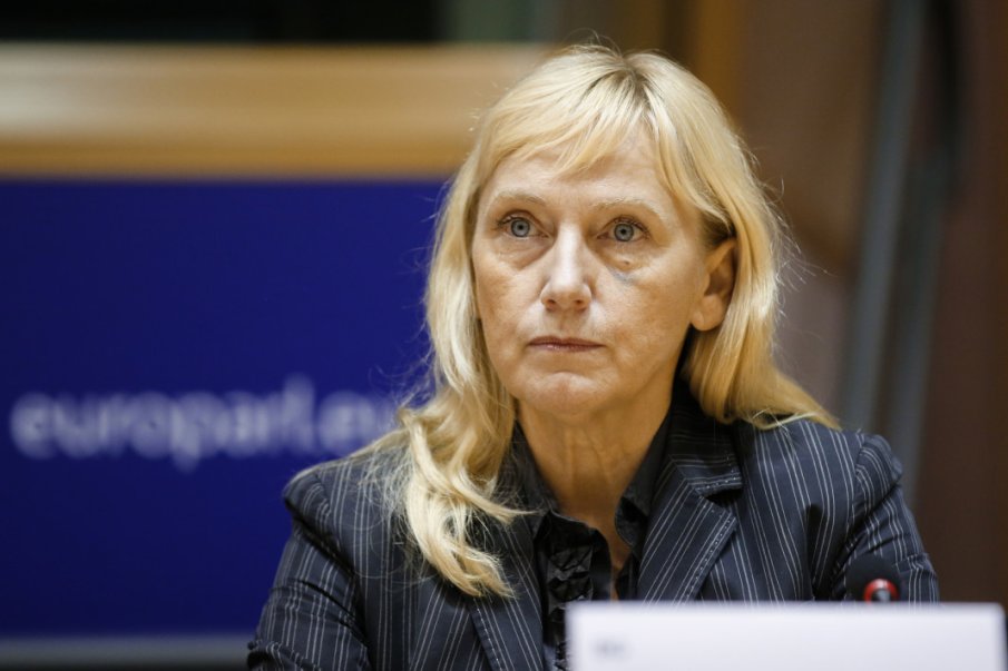 Елена Йончева: Шпионският софтуер е голям европейски проблем