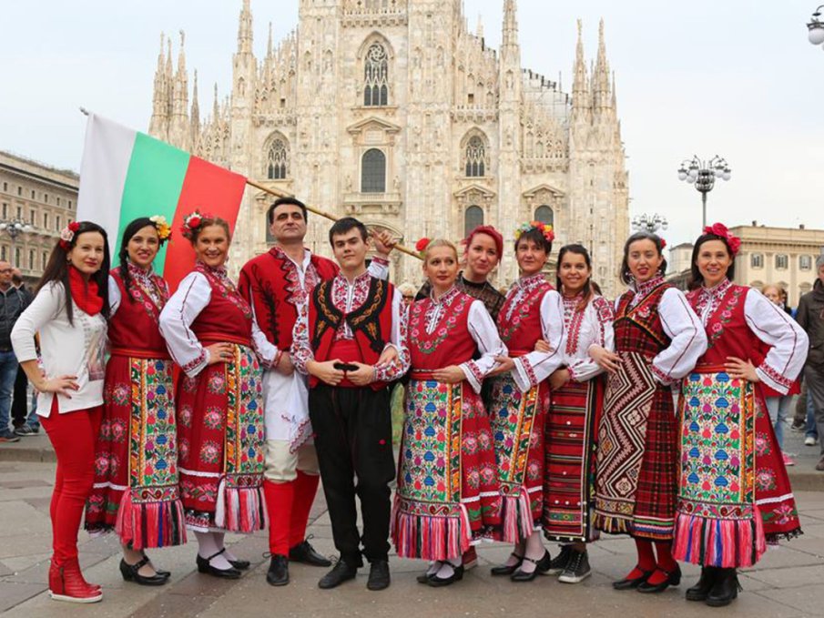 Празнично хоро за 3 март в Милано