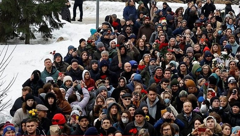 Над 100 арестувани при прояви на почит към Навални в Русия