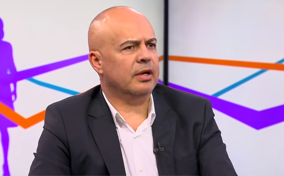 Свиленски: Правителството е абдикирало, парламентът решава всичко