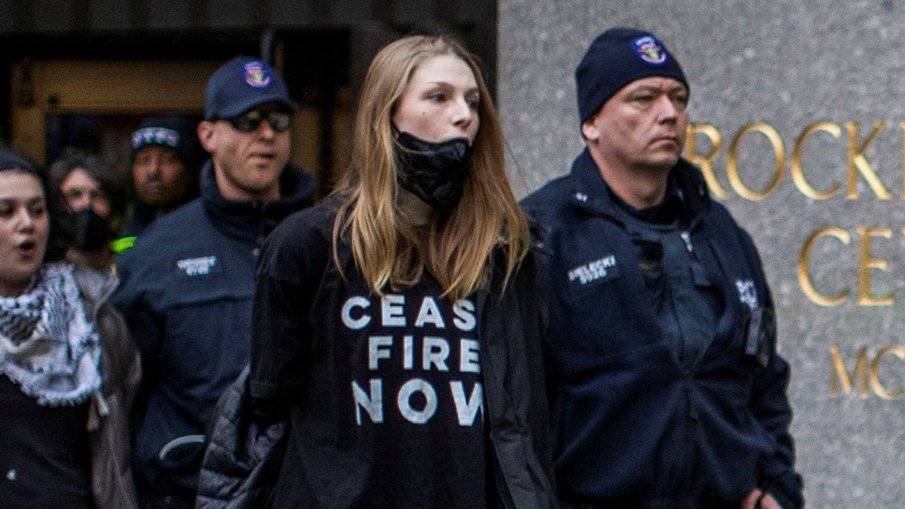 Арестуваха актриса от сериала Еуфория заради пропалестинска демонстрация