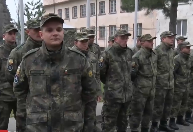 Военни помогнаха на пострадали при катастрофа